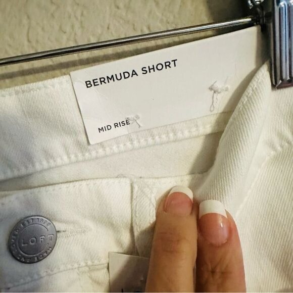 Ann Taylor LOFT Cotton Boyfriend Denim Shorts in White with 10 1/2 " inseam Sz 2 - Picture 7 of 10